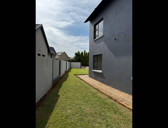 4 BEDROOM HOUSE FOR SALE IN MELODIE